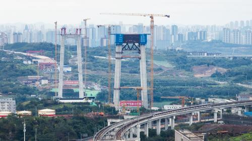 黄桷沱长江大桥主塔封顶！重庆世界级桥梁建设进度刷新